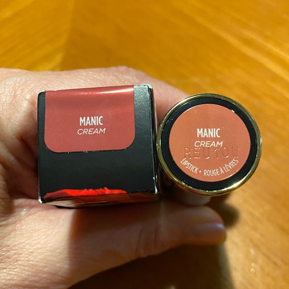 Urban Decay Vice Lipstick Manic π - Picture 9 of 15